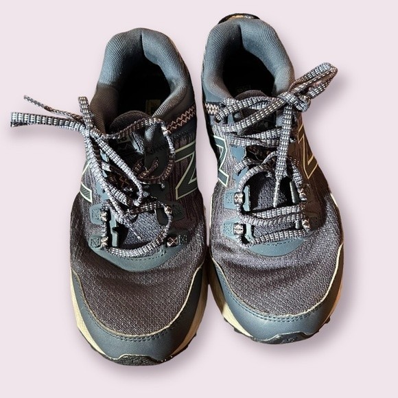Women’s New Balance Trail Running Shoes  8 - Picture 1 of 8
